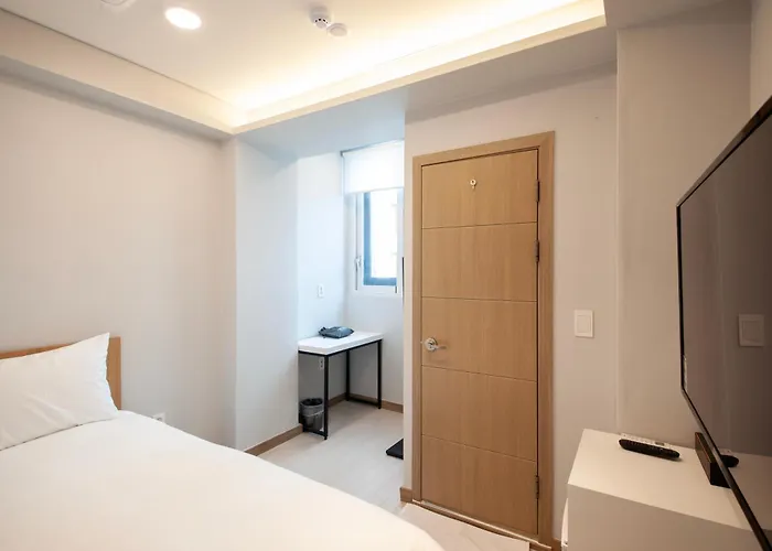 K-grand Sinchon Hotel *